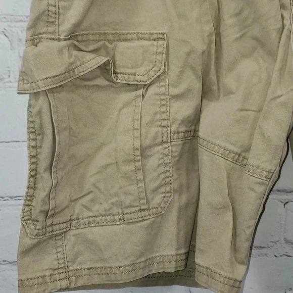 Wrangler Cargo Utility Khaki Men's Shorts Size 38 - Picture 4 of 16